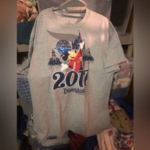 2017 Disneyland Tee-658 *tee deal-available starting 10/16/23 $20 or $15 w/offer